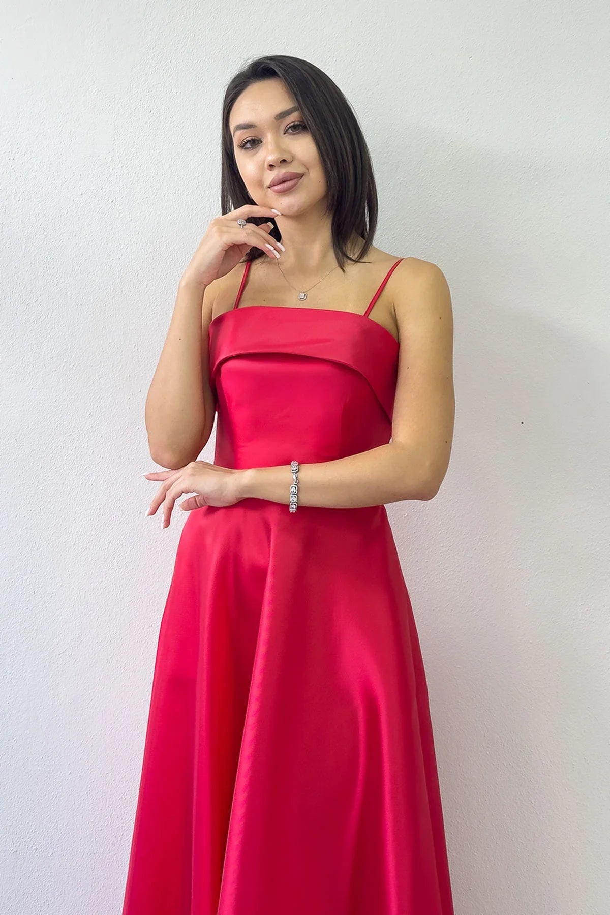 Kırmızı İnce Askılı Cep Detaylı Abiye Elbise