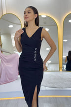 Siyah V Yaka Midi Boy Taş Detaylı Büyük Beden Abiye Elbise