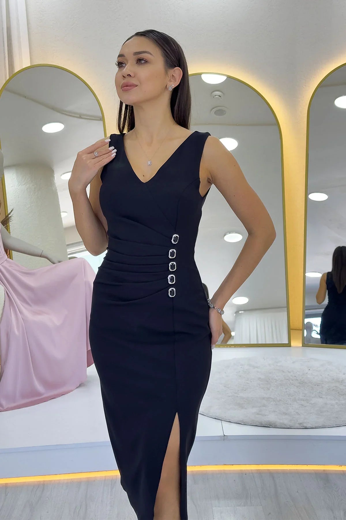 Siyah V Yaka Midi Boy Taş Detaylı Büyük Beden Abiye Elbise