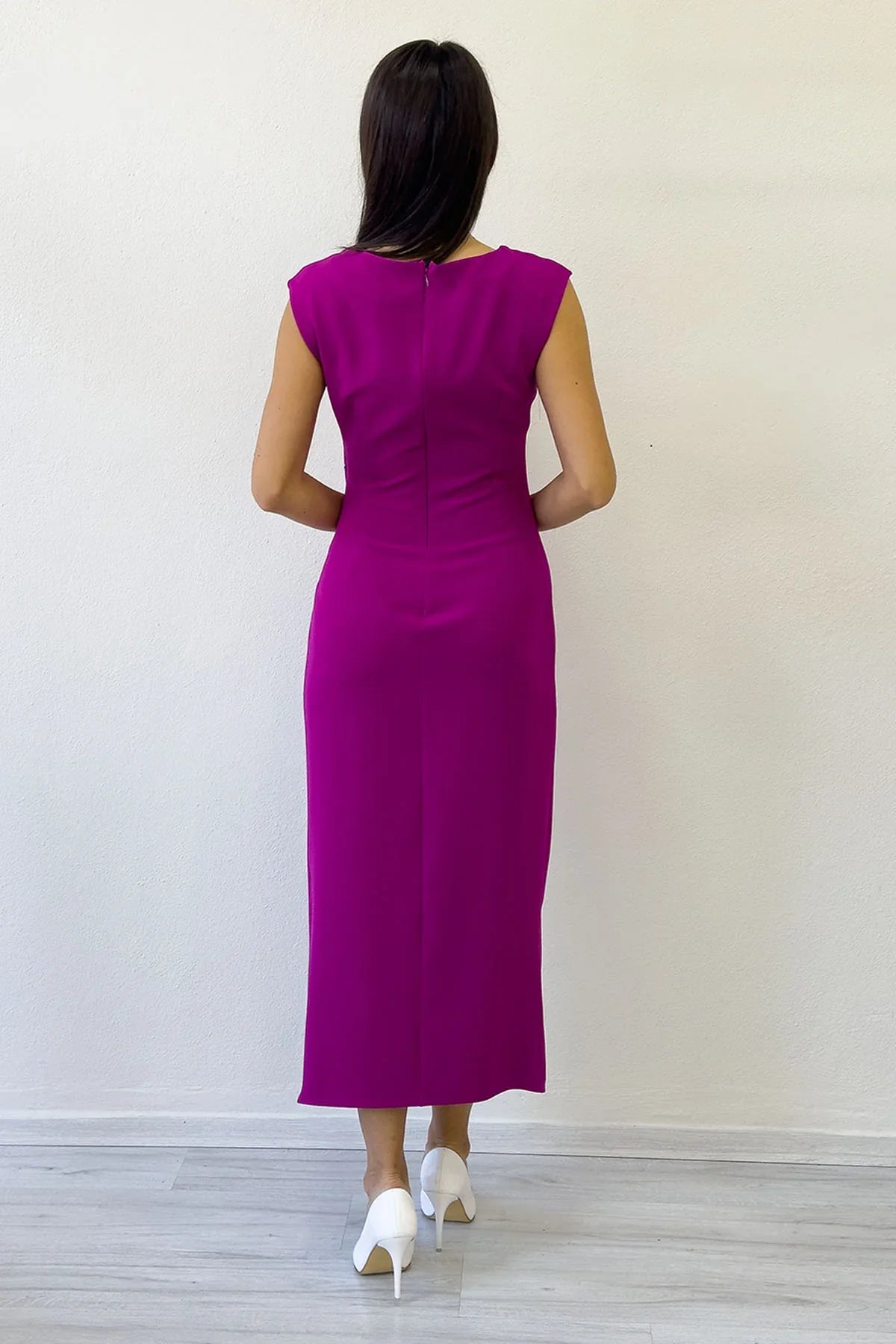 Fuşya Yırtmaç Taş Detaylı Sıfır Kol Kalem Elbise 