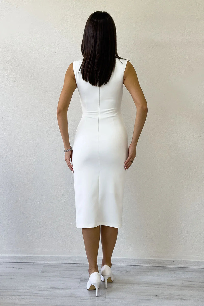 Beyaz Drapeli Broş Detaylı Midi Boy Kalem Elbise 