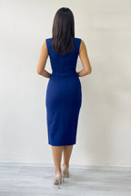 Lacivet Drapeli Broş Detaylı Midi Boy Kalem Elbise