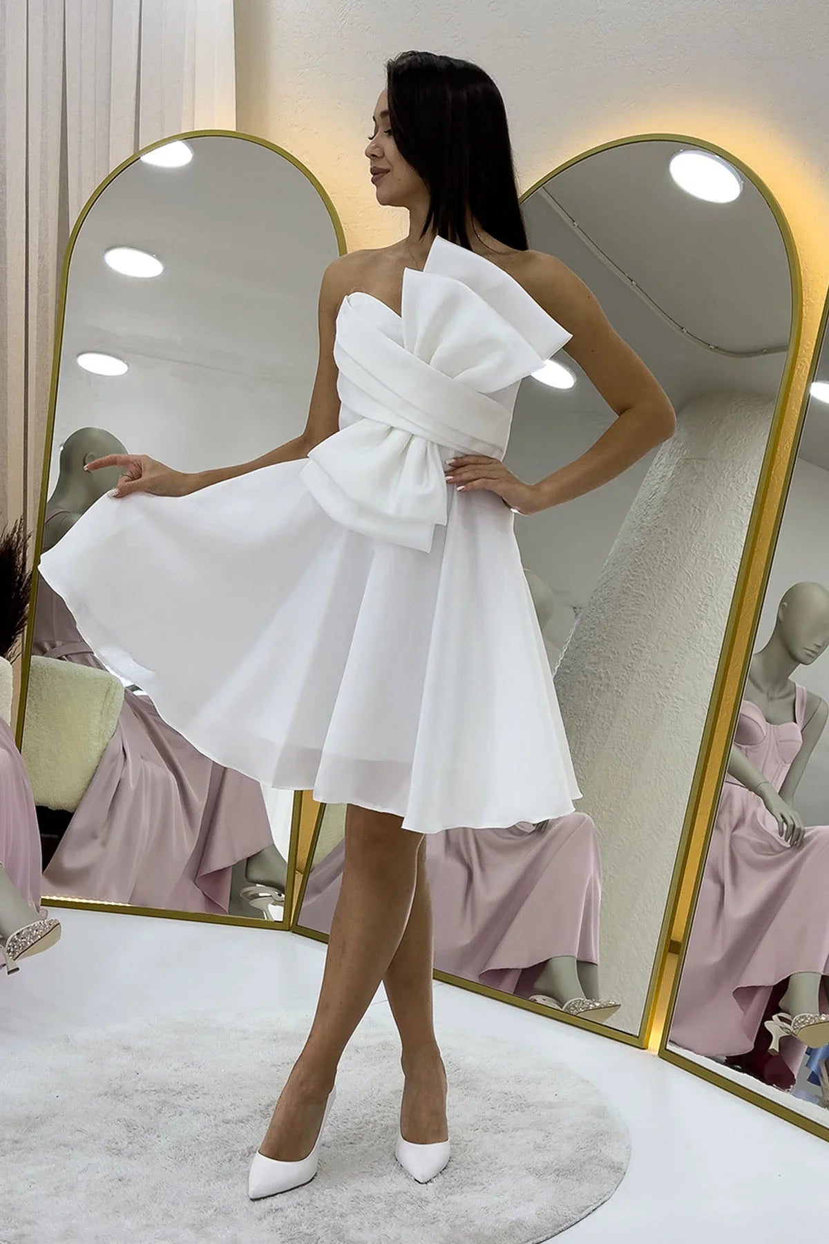 Beyaz Fiyonklu Straplez Mini Kloş Abiye Elbise 