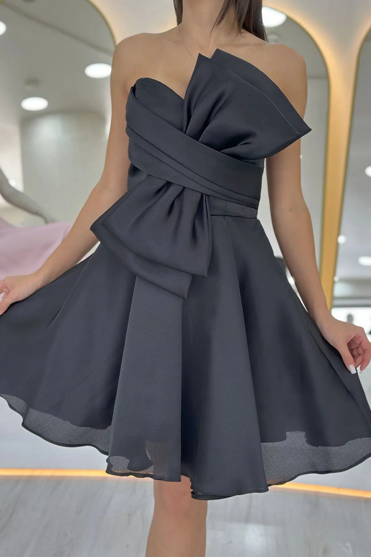 Siyah Fiyonklu Straplez Mini Kloş Abiye Elbise