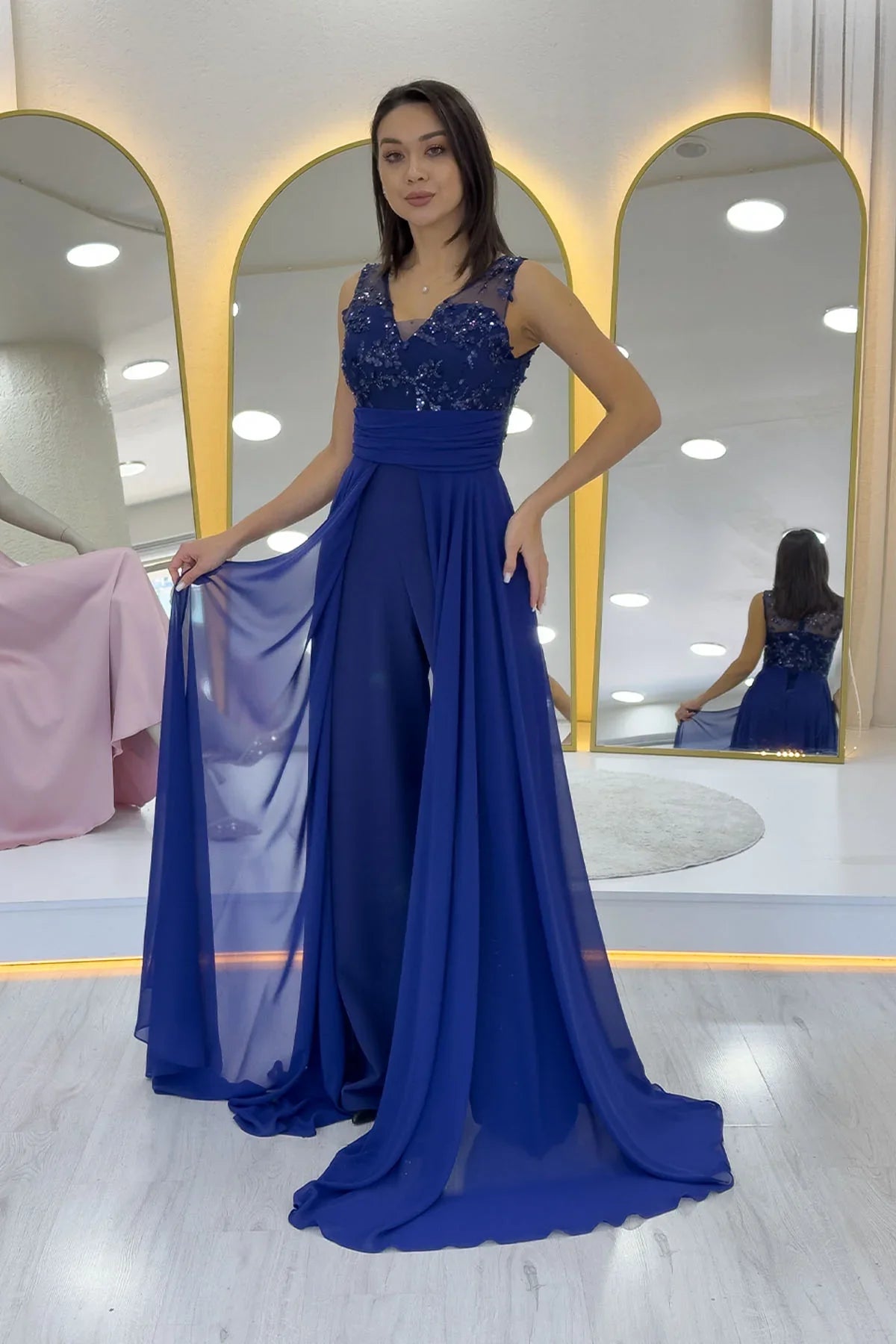 Lacivert V Yaka İşlemeli Kuyruklu Abiye Tulum