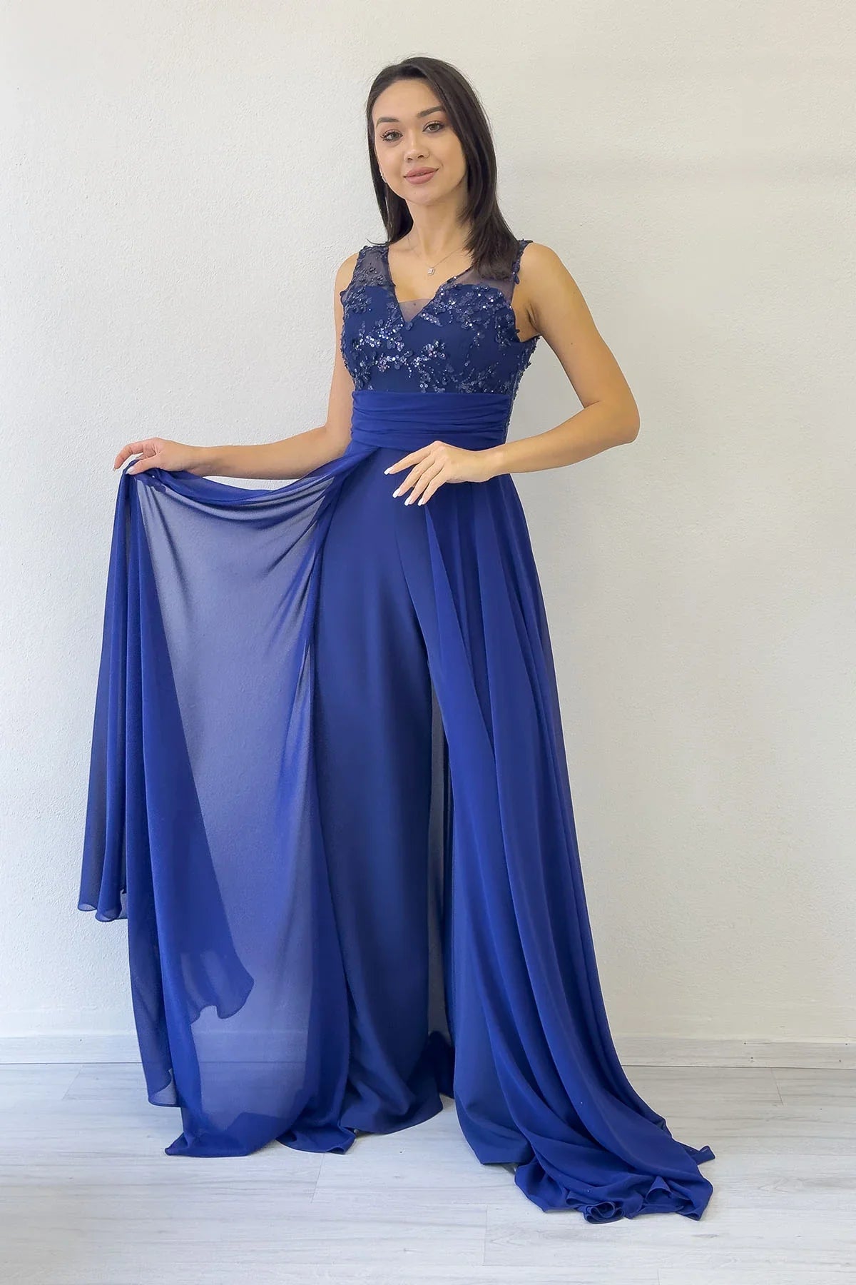 Lacivert V Yaka İşlemeli Kuyruklu Abiye Tulum