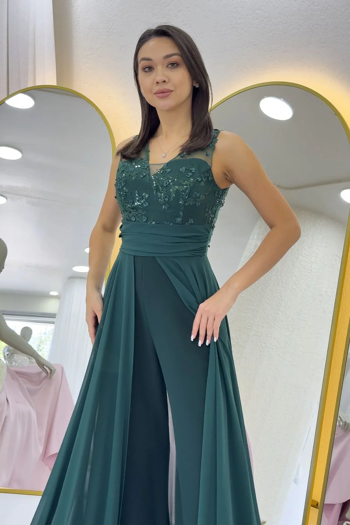 Yeşil V Yaka İşlemeli Kuyruklu Abiye Tulum