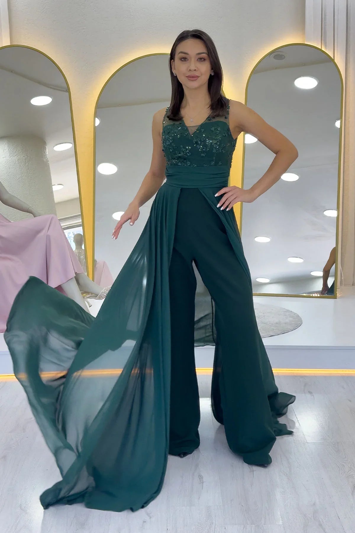 Yeşil V Yaka İşlemeli Kuyruklu Abiye Tulum