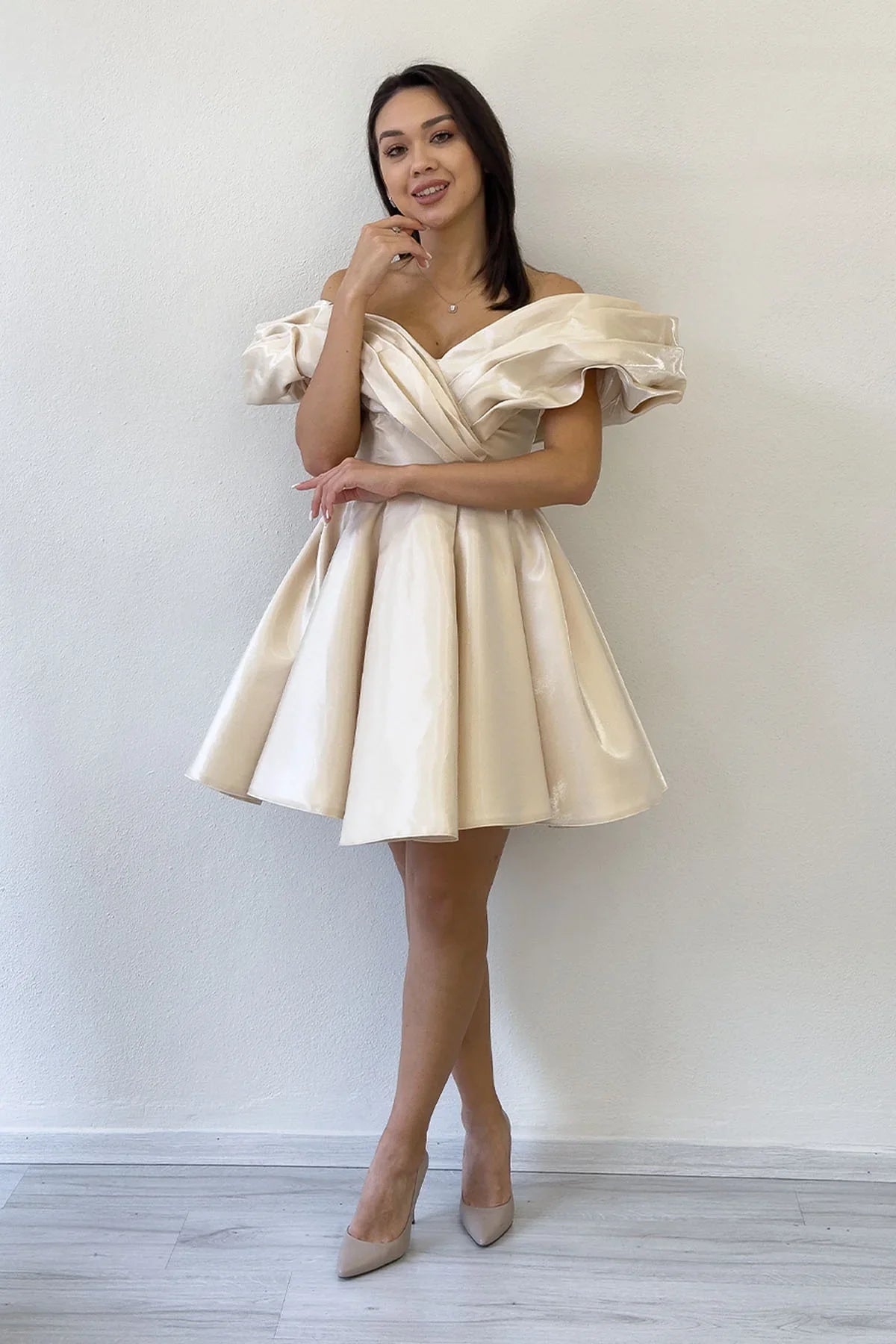 Bej Omuz Detay Tasarım Mini Kloş Abiye Elbise 