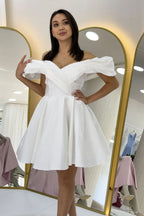 Beyaz Omuz Detay Tasarım Mini Kloş Abiye Elbise