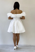 Beyaz Omuz Detay Tasarım Mini Kloş Abiye Elbise