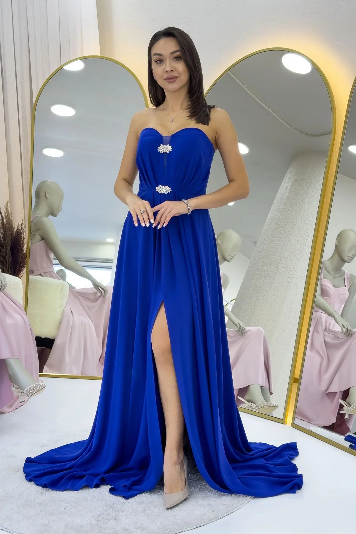 Saks Straplez Taş Detay Yırtmaçlı Abiye Elbise