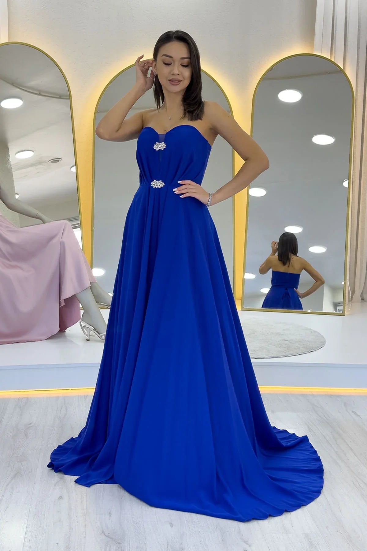 Saks Straplez Taş Detay Yırtmaçlı Abiye Elbise