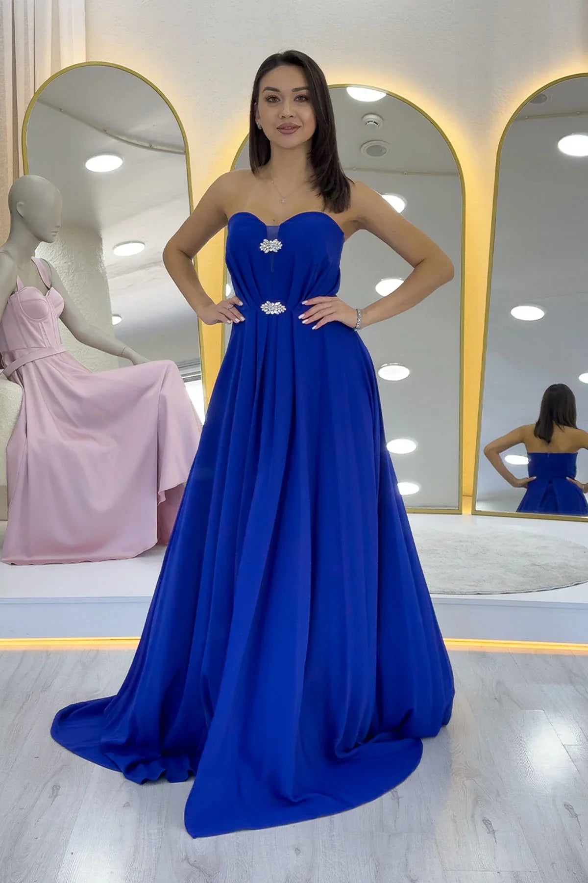 Saks Straplez Taş Detay Yırtmaçlı Abiye Elbise
