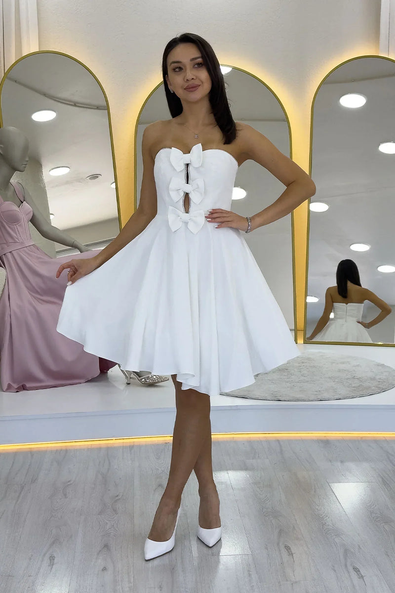 Beyaz Fiyonklu Taş İşlemeli Straplez Mini Abiye Elbise 