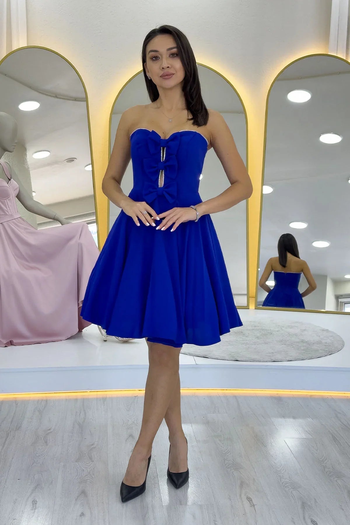 Saks Mavi Fiyonklu Taş İşlemeli Straplez Mini Abiye Elbise