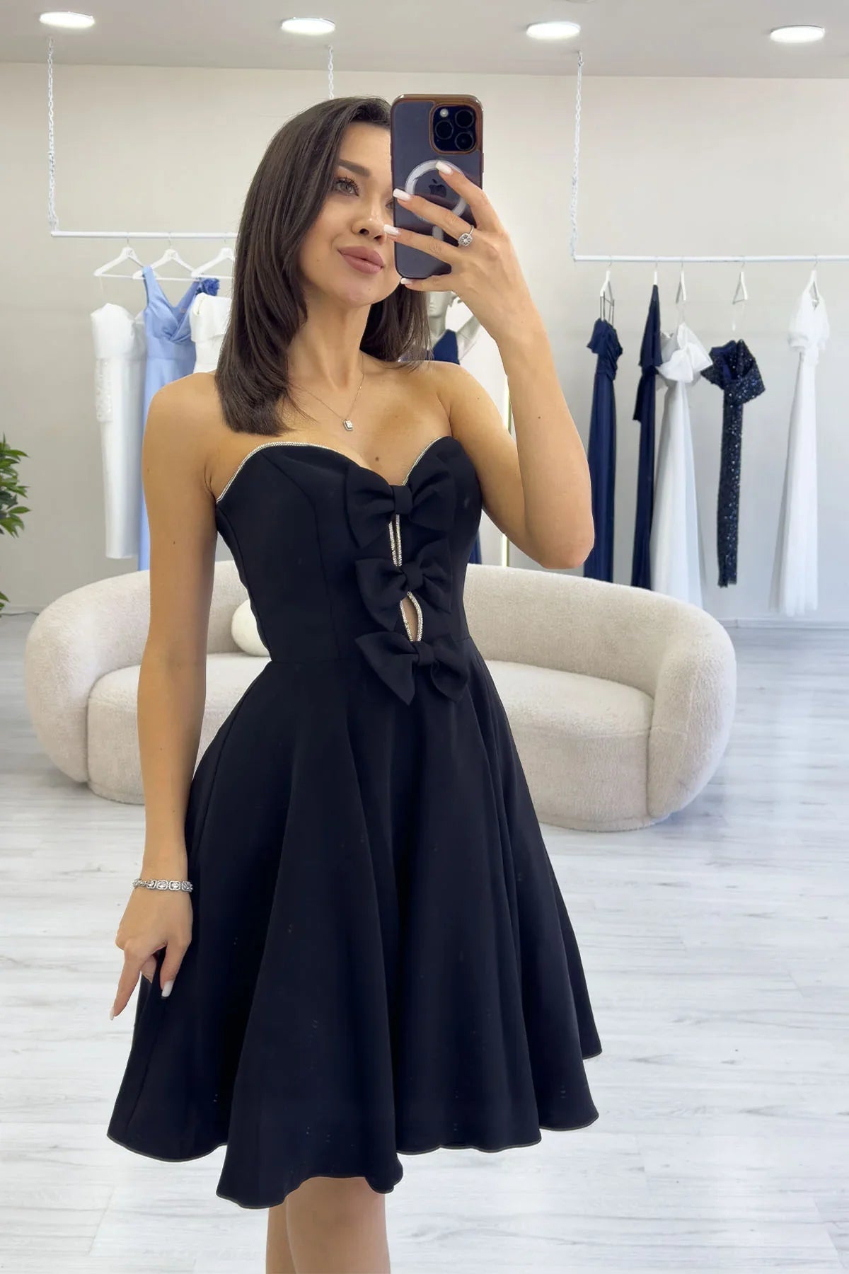 Siyah Fiyonklu Taş İşlemeli Straplez Mini Abiye Elbise