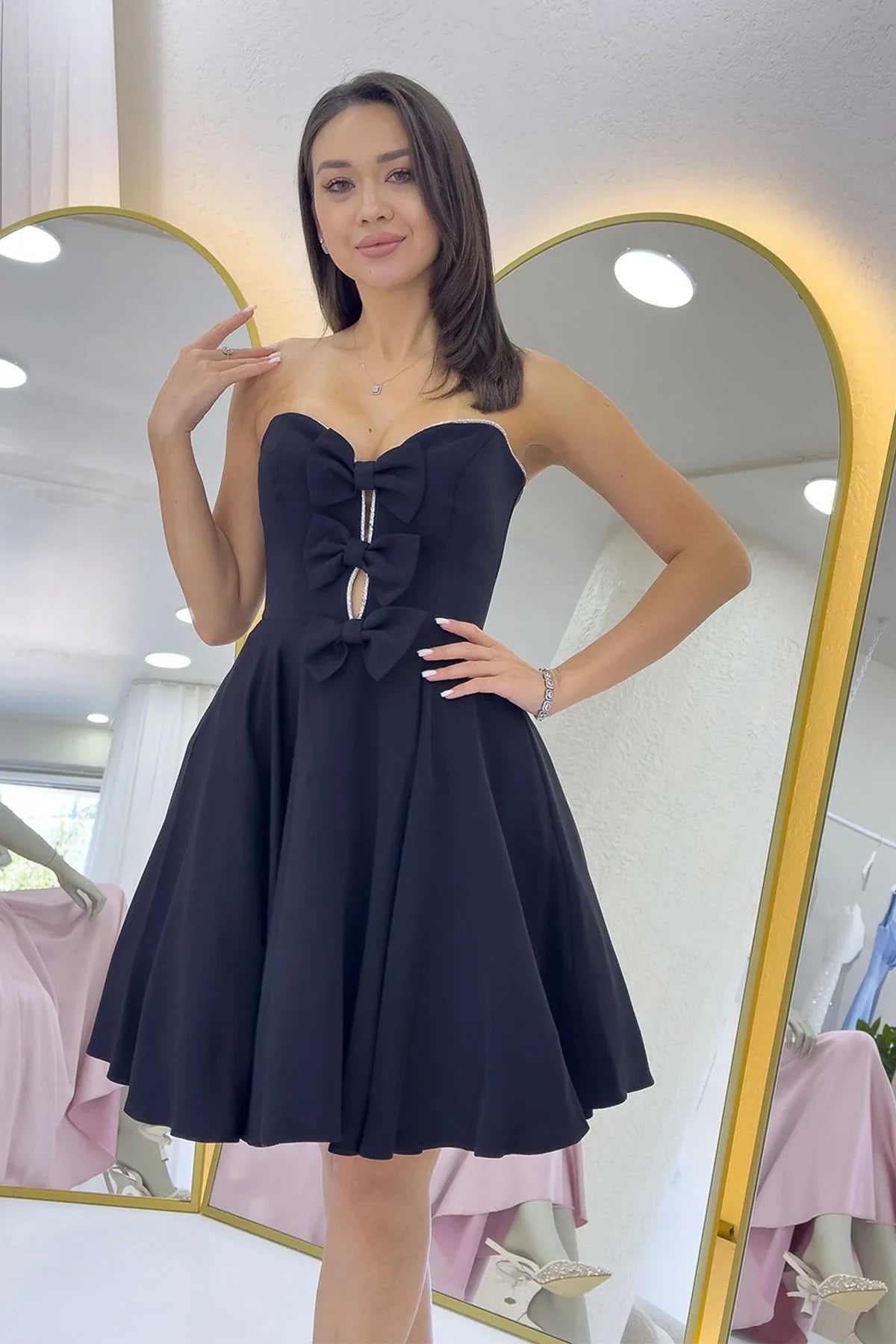 Siyah Fiyonklu Taş İşlemeli Straplez Mini Abiye Elbise