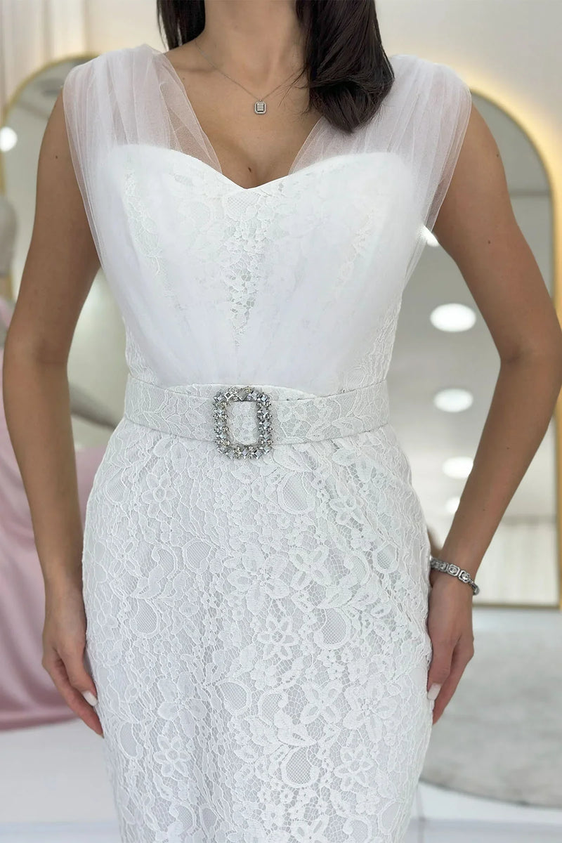 Beyaz Dantel Kumaş Tül Detaylı Kemerli Midi Boy Abiye Elbise