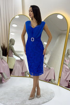 Saks Mavi Dantel Kumaş Tül Detaylı Kemerli Midi Boy Abiye Elbise