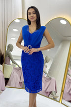 Saks Mavi Dantel Kumaş Tül Detaylı Kemerli Midi Boy Abiye Elbise