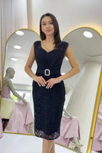 Siyah Dantel Kumaş Tül Detaylı Kemerli Midi Boy Abiye Elbise