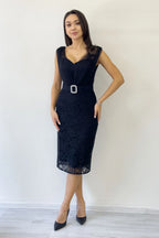 Siyah Dantel Kumaş Tül Detaylı Kemerli Midi Boy Abiye Elbise