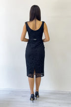 Siyah Dantel Kumaş Tül Detaylı Kemerli Midi Boy Abiye Elbise