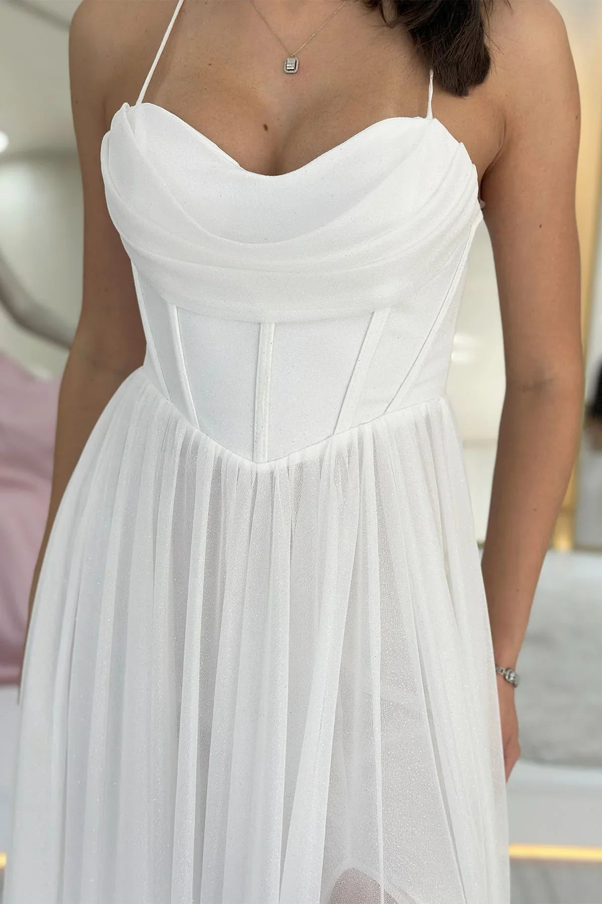 Beyaz Simli Sırt Dekolteli Korse Detay Yırtmaçlı Abiye Elbise