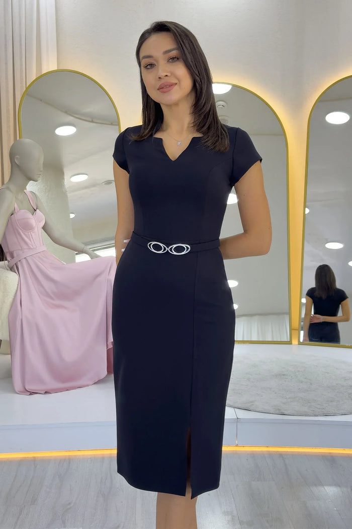 Siyah V Yaka Yarım Kol Kemerli Midi Boy Kalem Elbise