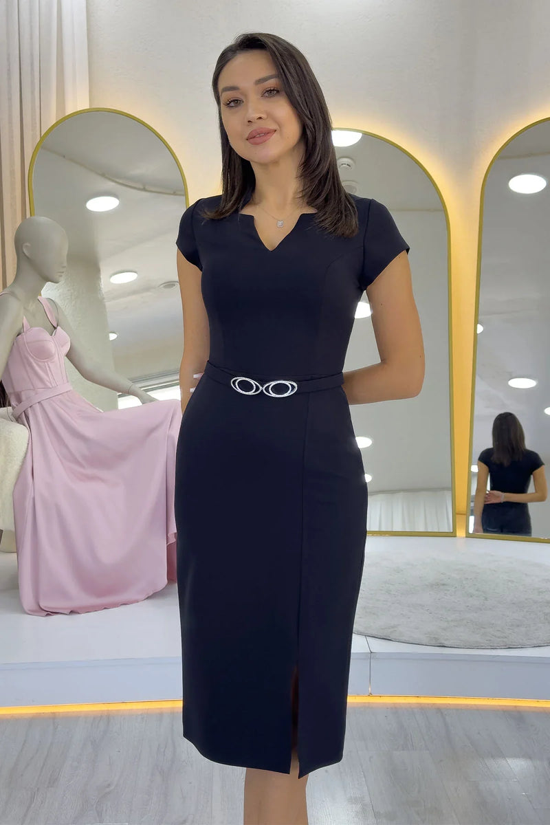 Siyah V Yaka Yarım Kol Kemerli Midi Boy Kalem Elbise