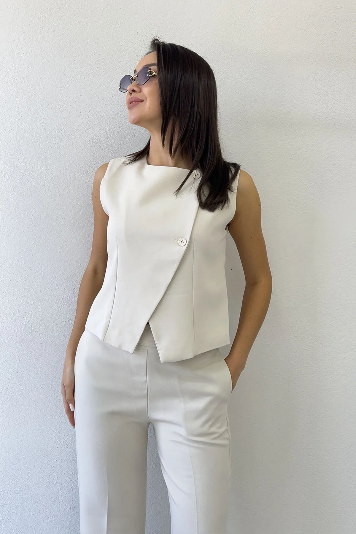 Kadın Bej Çapraz Düğmeli Yelek Pantolon İkili Takım