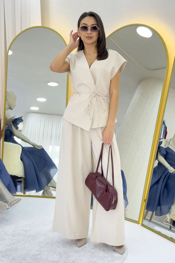 Kadın Krem Bol Paça Dökümlü Bağlamalı Yelek Pantolon İkili Takım 