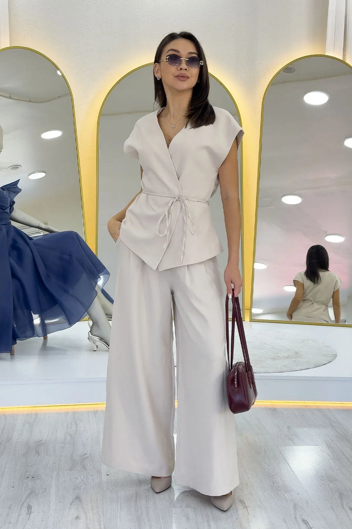 Kadın Krem Bol Paça Dökümlü Bağlamalı Yelek Pantolon İkili Takım 