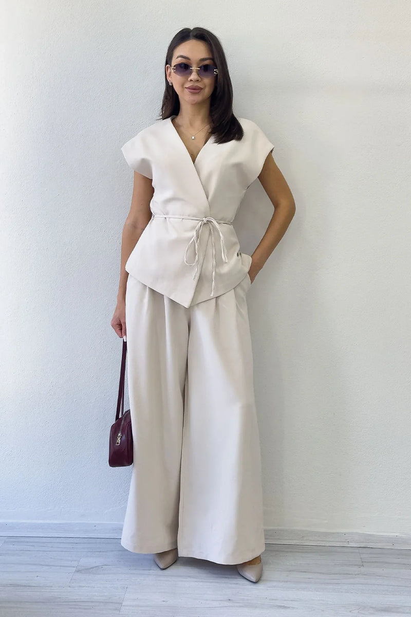 Kadın Krem Bol Paça Dökümlü Bağlamalı Yelek Pantolon İkili Takım 