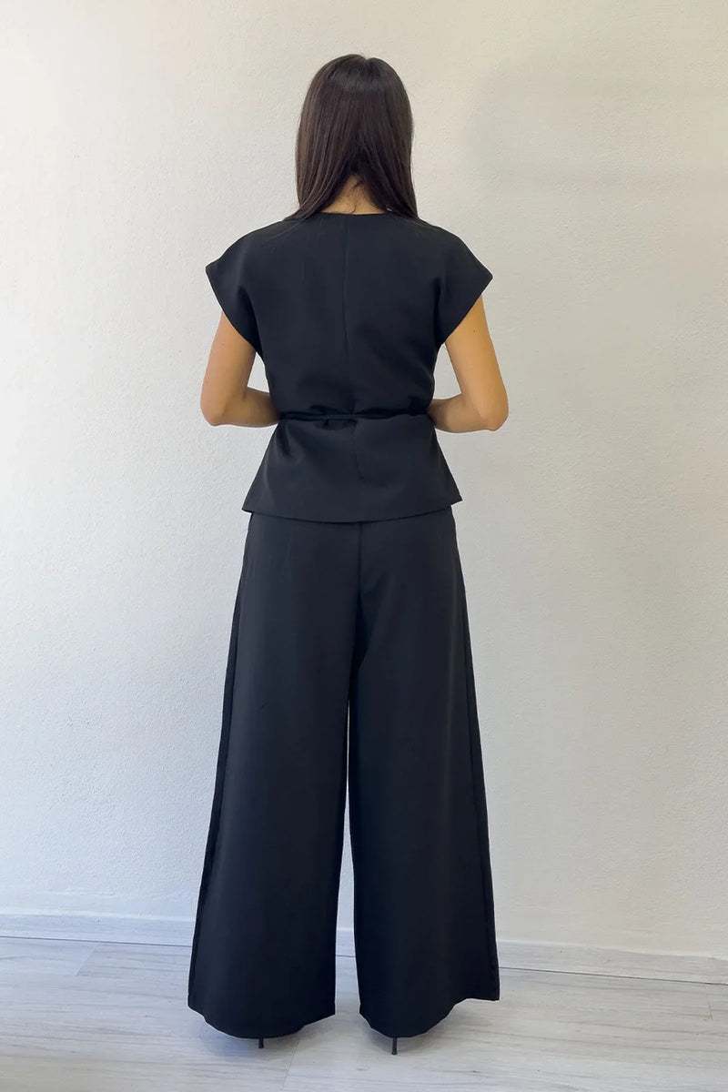 Kadın Siyah Bol Paça Dökümlü Bağlamalı Yelek Pantolon İkili Takım 