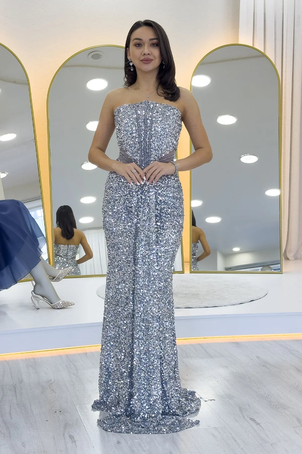 Gümüş Straplez Bel Dekolteli Pul Payet Abiye Elbise