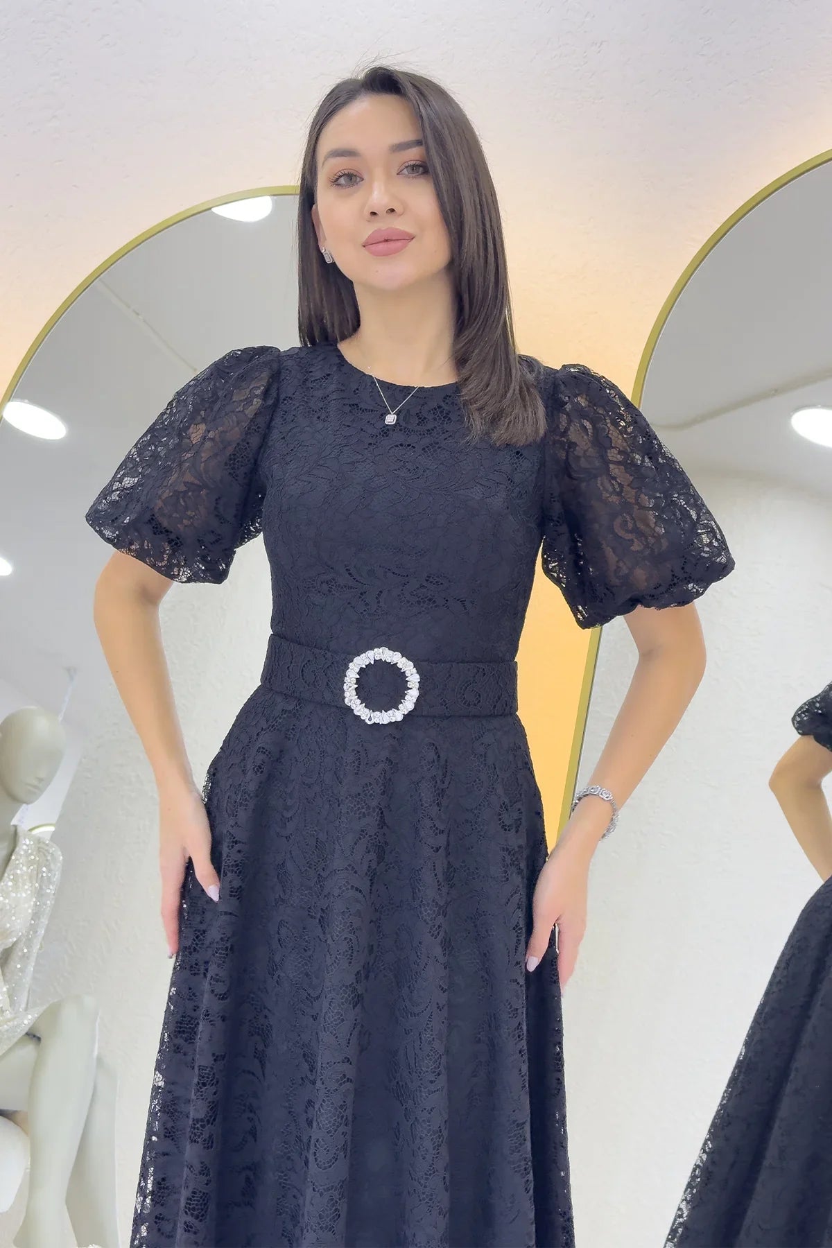 Siyah Balon Kol Maxi Boy Kemerli Dantel Elbise 