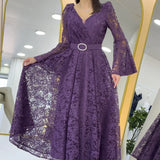 Açık Mor Kruvaze Yaka Kemer Detaylı Dantelli Uzun Kol Midi Boy Elbise