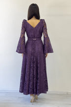 Açık Mor Kruvaze Yaka Kemer Detaylı Dantelli Uzun Kol Midi Boy Elbise 