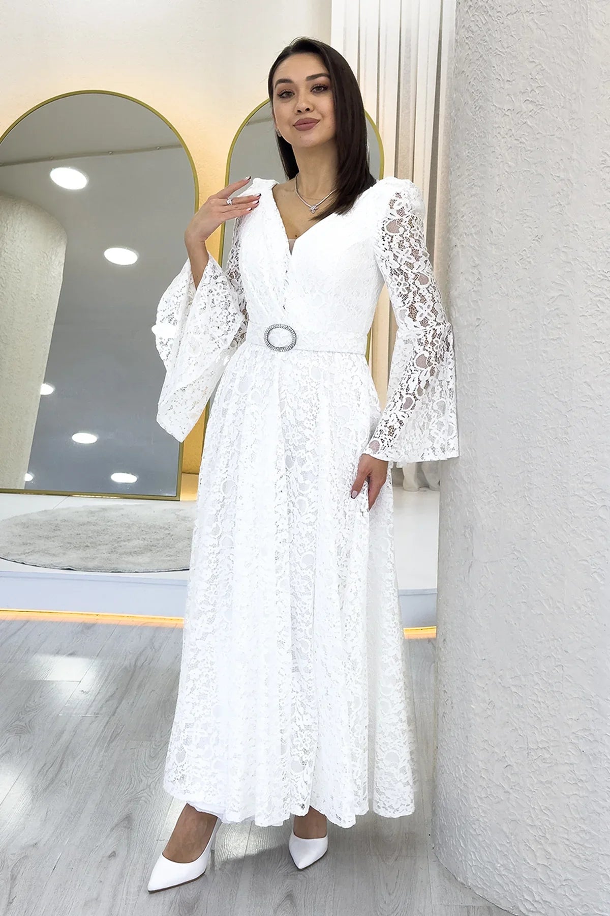 Beyaz Kruvaze Yaka Kemer Detaylı Dantelli Uzun Kol Midi Boy Nikah Elbise