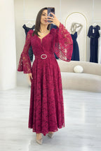 Bordo Kruvaze Yaka Kemer Detaylı Dantelli Uzun Kol Midi Boy Elbise