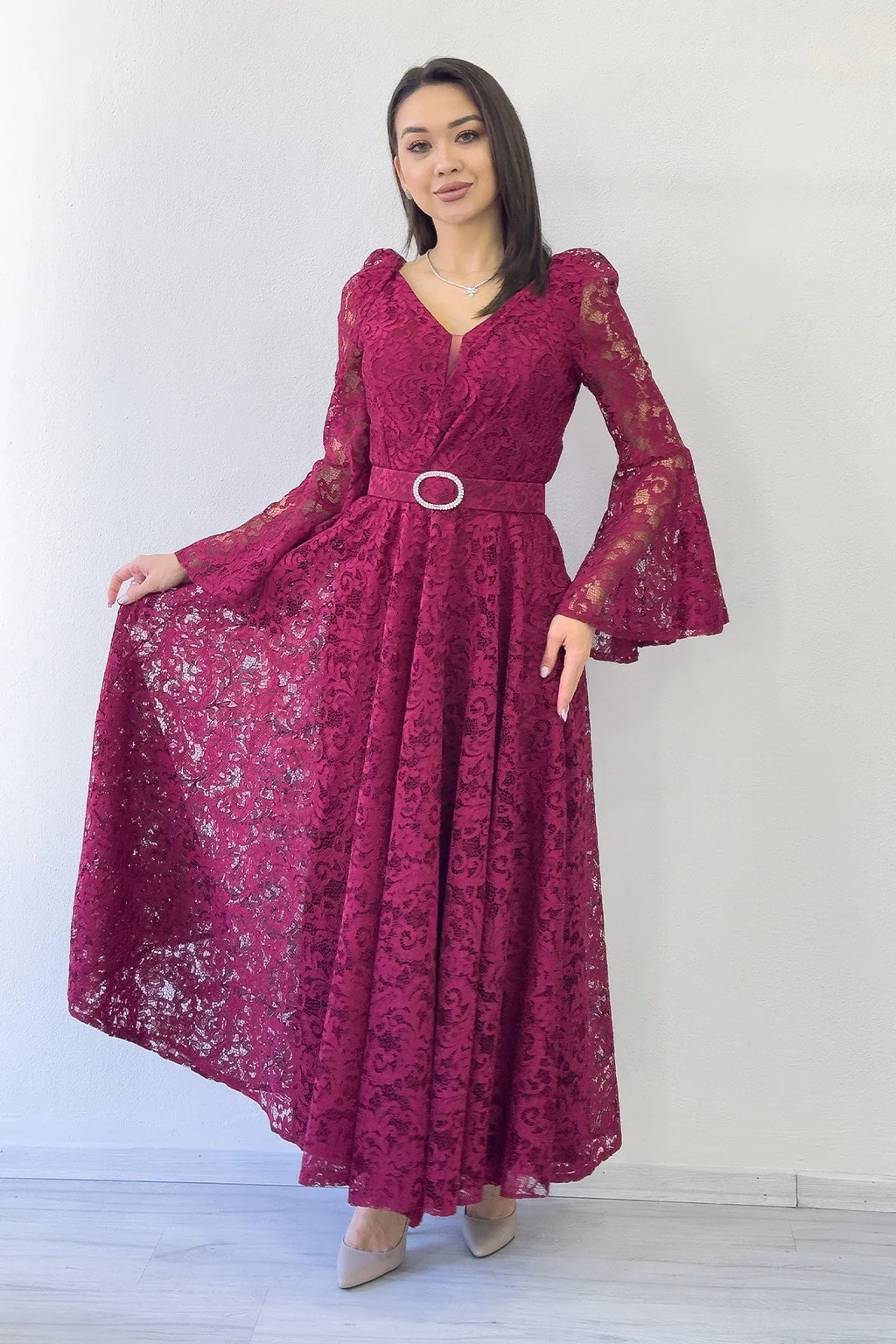 Bordo Kruvaze Yaka Kemer Detaylı Dantelli Uzun Kol Midi Boy Elbise