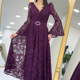 Mürdüm Kruvaze Yaka Kemer Detaylı Dantelli Uzun Kol Midi Boy Elbise