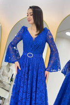 Saks Mavi Kruvaze Yaka Kemer Detaylı Dantelli Uzun Kol Midi Boy Elbise