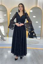 Siyah Kruvaze Yaka Kemer Detaylı Dantelli Uzun Kol Midi Boy Elbise