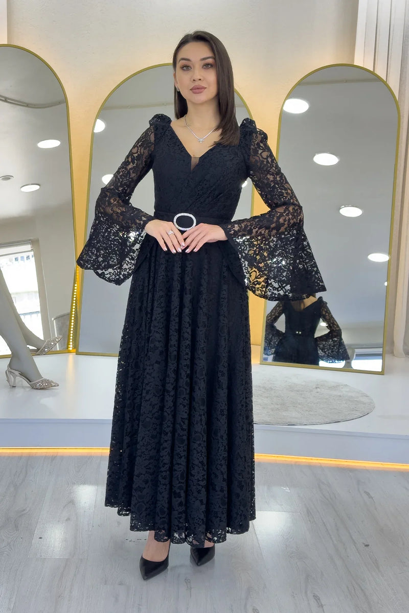 Siyah Kruvaze Yaka Kemer Detaylı Dantelli Uzun Kol Midi Boy Elbise