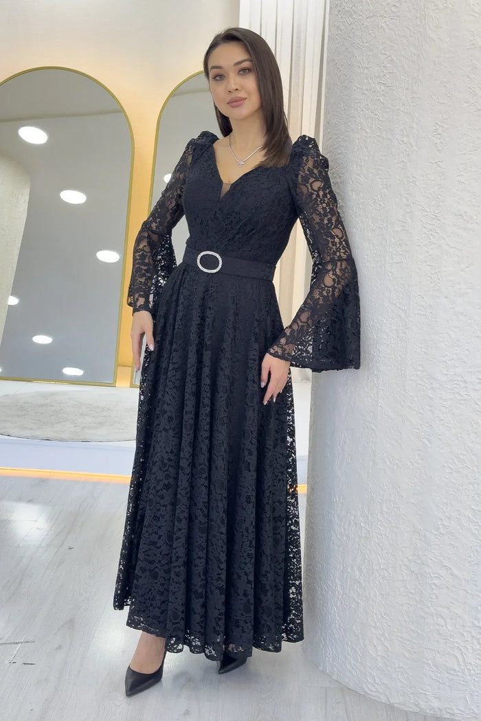 Siyah Kruvaze Yaka Kemer Detaylı Dantelli Uzun Kol Midi Boy Elbise