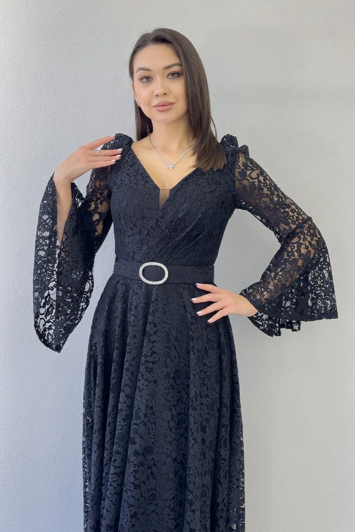 Siyah Kruvaze Yaka Kemer Detaylı Dantelli Uzun Kol Midi Boy Elbise