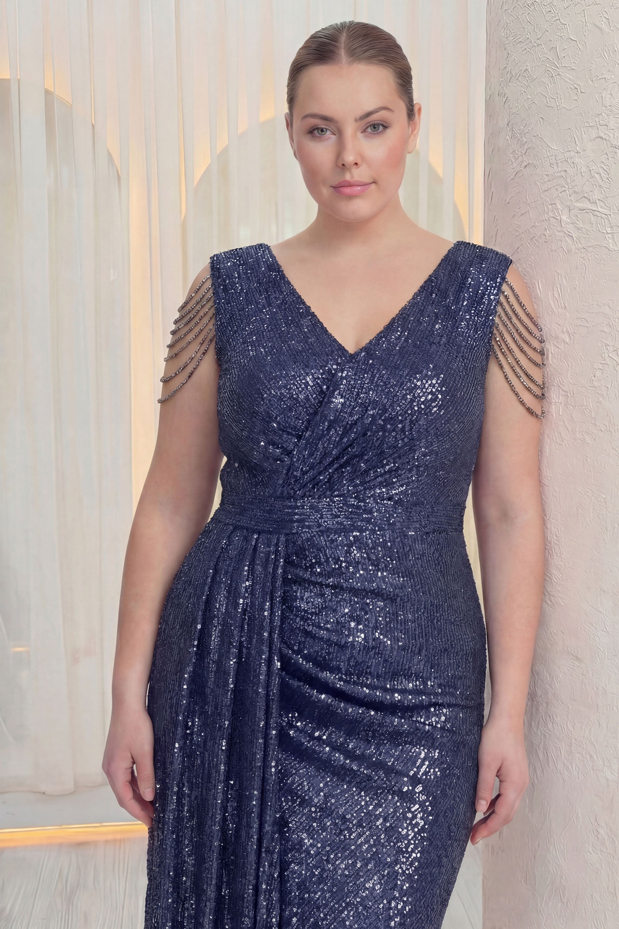 Kadın Lacivert Kuyruklu Pul Payet Büyük Beden Abiye Elbise